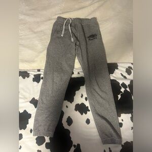 new roots sweats size small